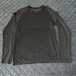 Lululemon Metal Vent Shirt Men’s Small Long Sleeve Gray A2
